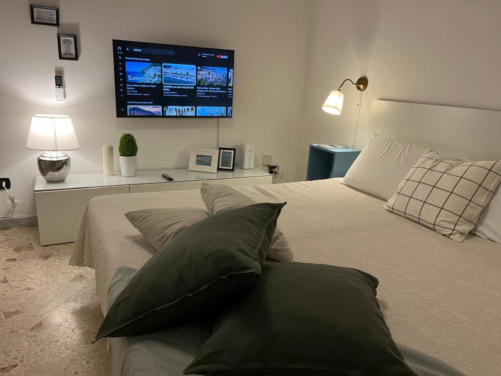 La Casa Di Rebecca Apartment Салерно Екстериор снимка